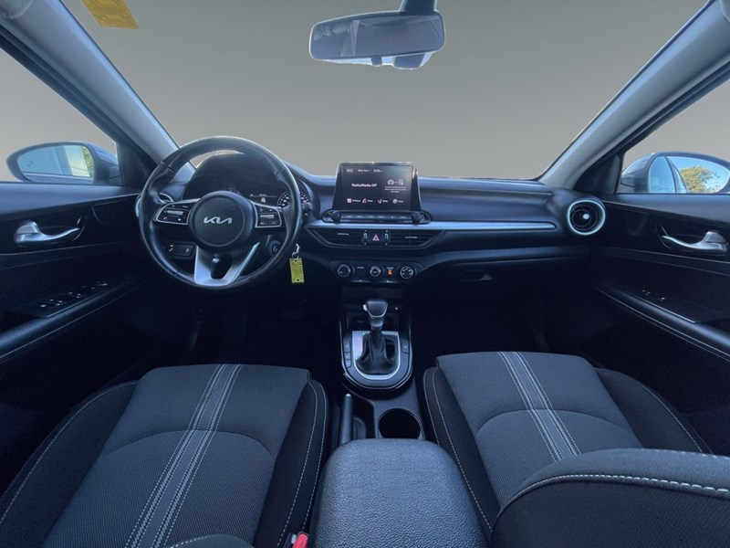 2023 Kia Forte EX IVT