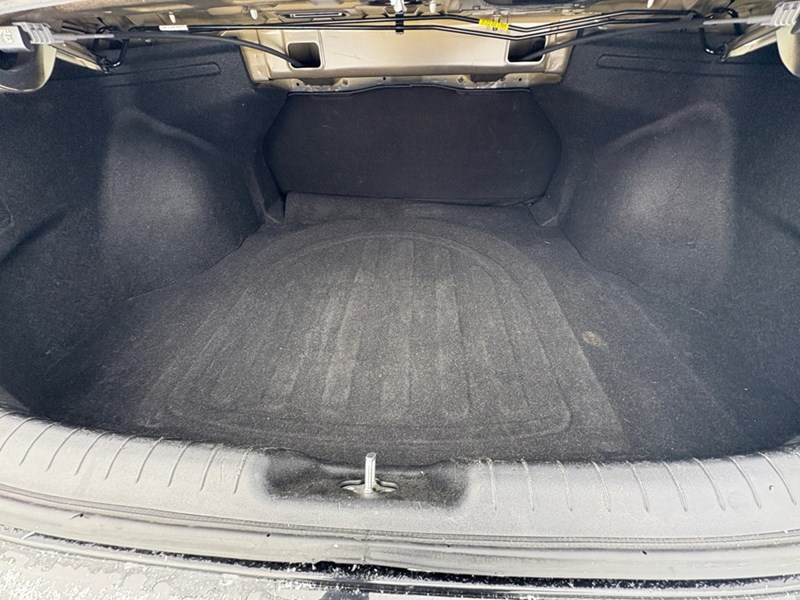 2022 Hyundai Elantra Preferred IVT