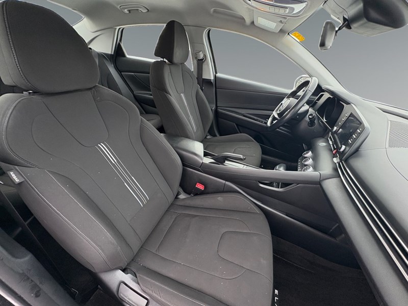2022 Hyundai Elantra Preferred IVT