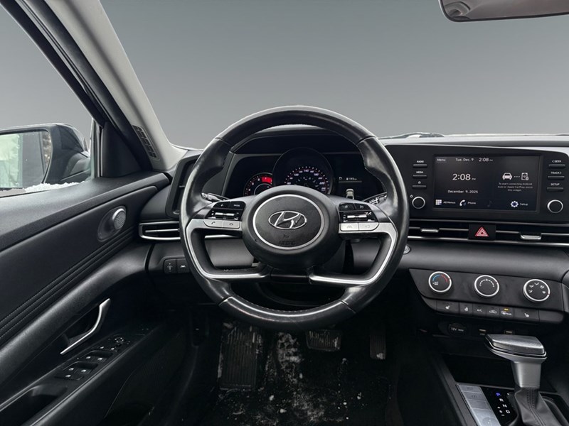 2022 Hyundai Elantra Preferred IVT