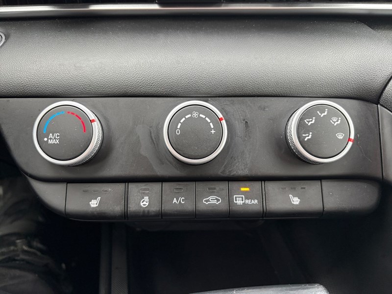 2022 Hyundai Elantra Preferred IVT