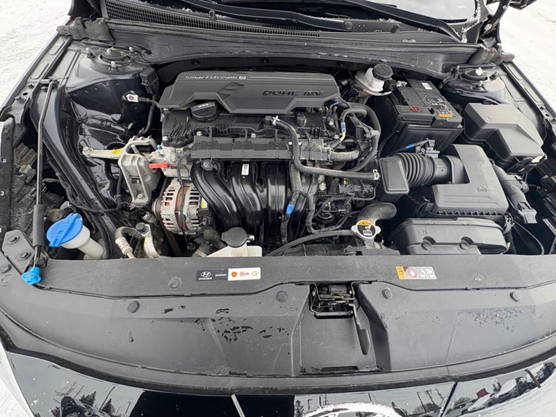 2022 Hyundai Elantra Preferred IVT