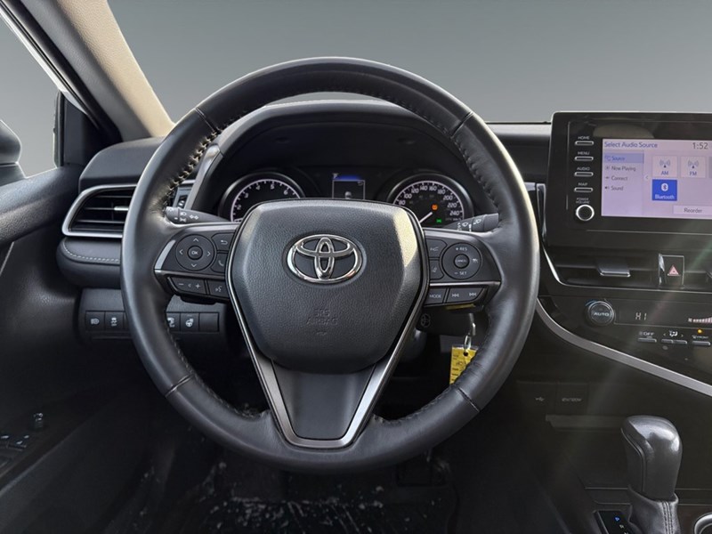 2024 Toyota Camry SE Auto