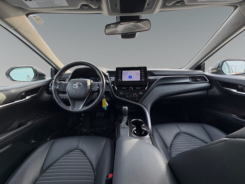 2024 Toyota Camry SE Auto