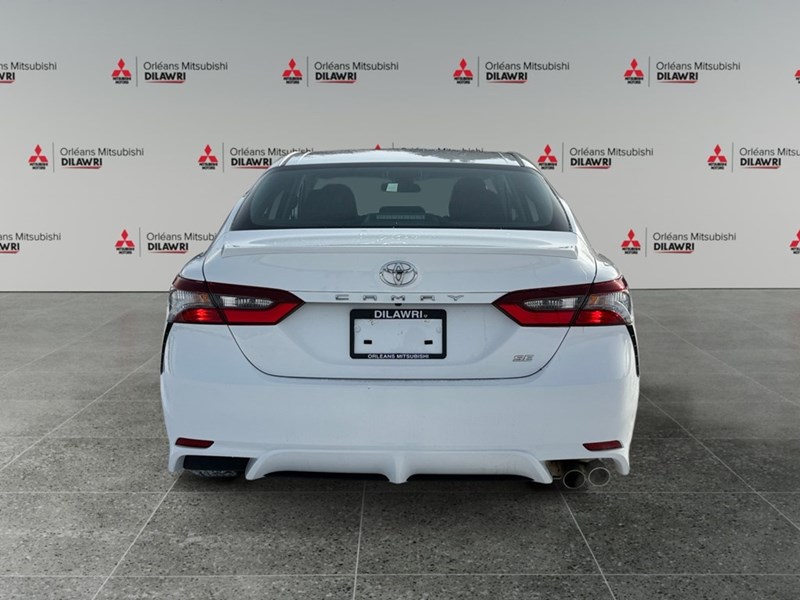 2024 Toyota Camry SE Auto