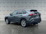 2019 Toyota RAV4 XLE image 3