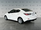 2017 Toyota Yaris Base (M6) image 3