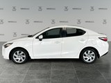 2017 Toyota Yaris Base (M6) image 2