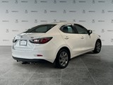 2017 Toyota Yaris Base (M6) image 5