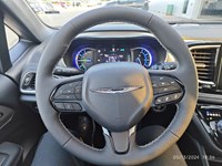 2024 Chrysler Pacifica Hybrid Premium S Appearance