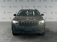 2022 Jeep Cherokee Altitude 4x4 V6 | Ultra Low KM's