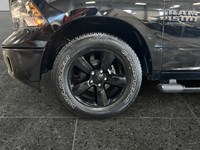 2023 RAM 1500 Classic SLT 4x4 Crew Cab | Black Appearance | Low KM's