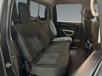 2017 Nissan Titan 4WD Crew Cab SV