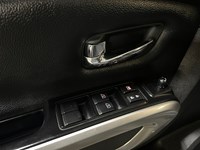 2017 Nissan Titan 4WD Crew Cab SV