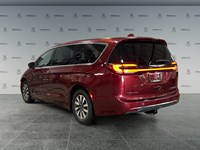 2022 Chrysler Pacifica Hybrid Touring L | Local Trade IN