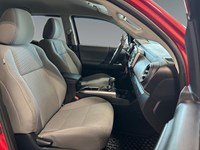 2020 Toyota Tacoma 4x4 Double Cab | Low KM's