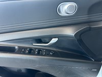 2021 Hyundai Elantra Ultimate IVT | Low KM's