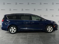2018 Chrysler Pacifica Hybrid Touring-L | Ultra Low KM's