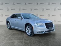 2021 Chrysler 300 Touring L AWD | Low KM’s