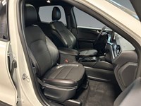 2025 Ford Escape ST-Line Select AWD | Like NEW