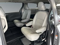 2017 Toyota Sienna XLE Limited | 7-Pass | AWD | Ultra Low KM's