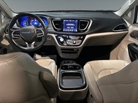 2018 Chrysler Pacifica Hybrid Touring-L | Ultra Low KM's