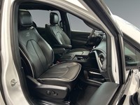 2024 Chrysler Pacifica Hybrid Premium S Appearance