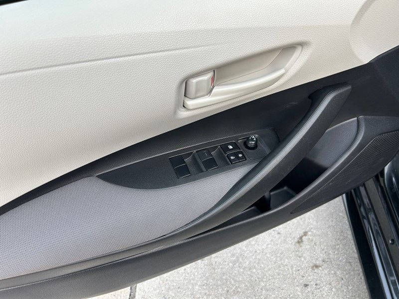 2022 Toyota Corolla LE Upgrade | Low KM's