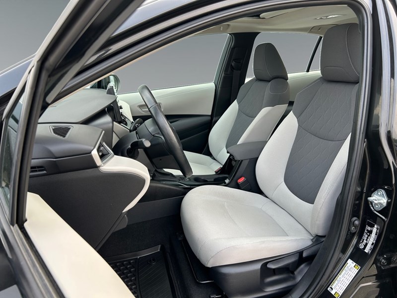 2022 Toyota Corolla LE Upgrade | Low KM's