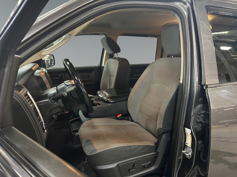 2021 RAM 1500 Classic Express 4x4 Crew Cab |Local Trade