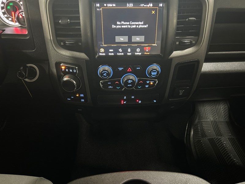 2021 RAM 1500 Classic Express 4x4 Crew Cab |Local Trade