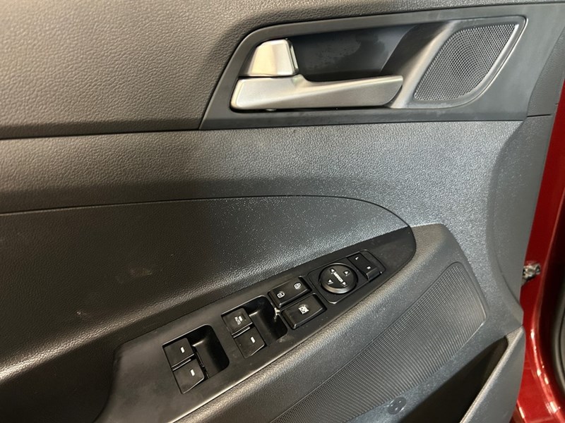 2020 Hyundai Tucson Preferred AWD w/Sun & Leather Package | Low KM’s