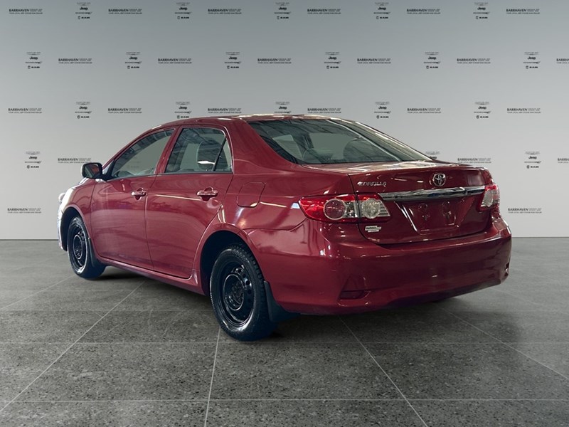 2013 Toyota Corolla 4dr Sdn Auto CE