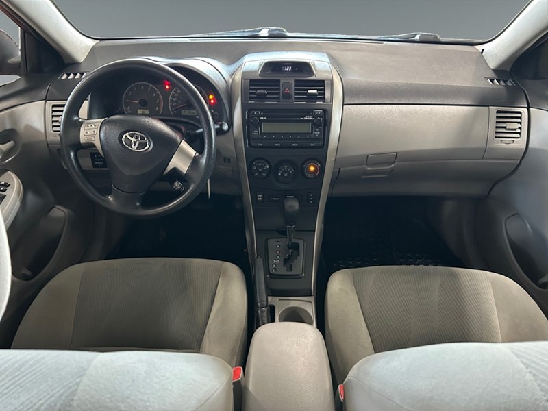 2013 Toyota Corolla 4dr Sdn Auto CE