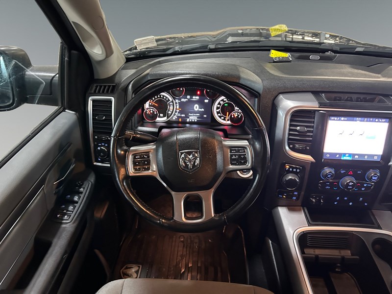 2023 RAM 1500 Classic SLT 4x4 Crew Cab | Black Appearance | Low KM's