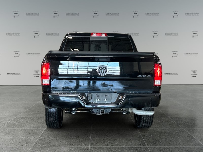 2023 RAM 1500 Classic SLT 4x4 Crew Cab | Black Appearance | Low KM's