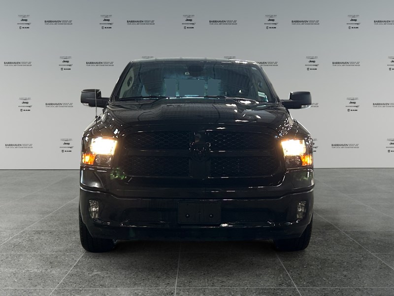 2023 RAM 1500 Classic SLT 4x4 Crew Cab | Black Appearance | Low KM's
