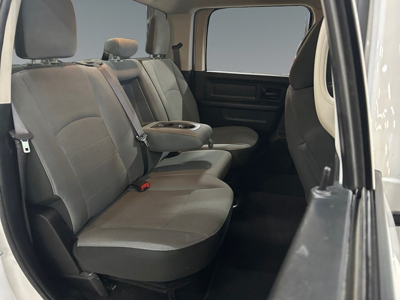 2021 RAM 1500 Classic Express 4x4 Crew Cab | Hemi V8 | Low KM's