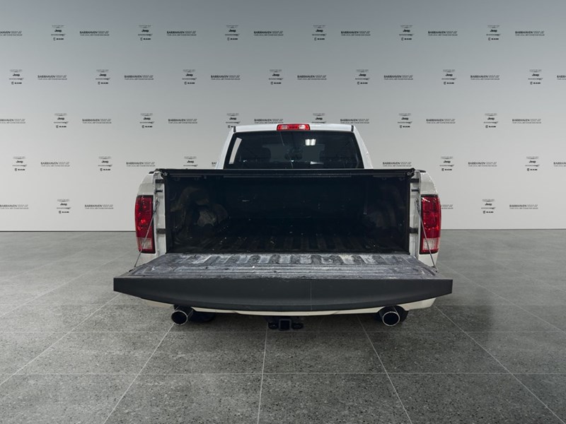 2021 RAM 1500 Classic Express 4x4 Crew Cab | Hemi V8 | Low KM's