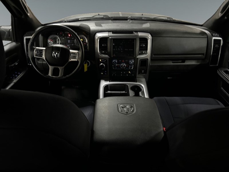 2022 RAM 1500 Classic Warlock 4x4 Crew V8 | Low KM’s