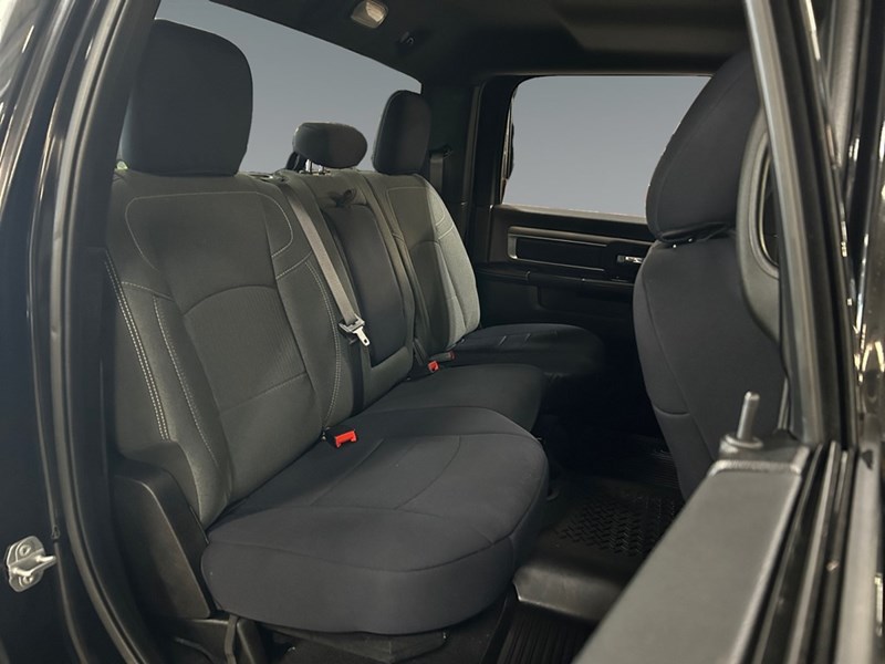 2022 RAM 1500 Classic Warlock 4x4 Crew V8 | Low KM’s