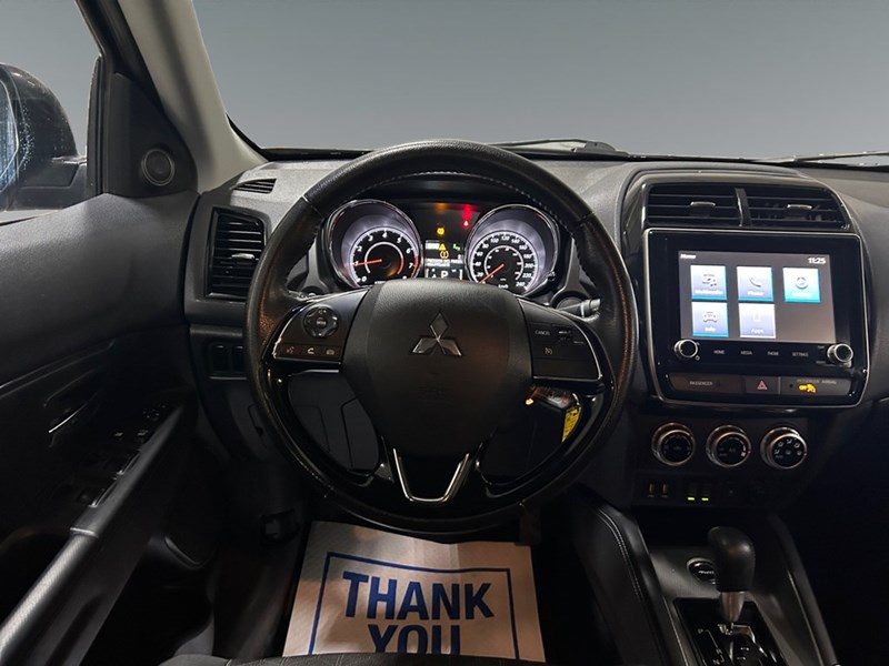 2021 Mitsubishi RVR SE AWC | Low KM's