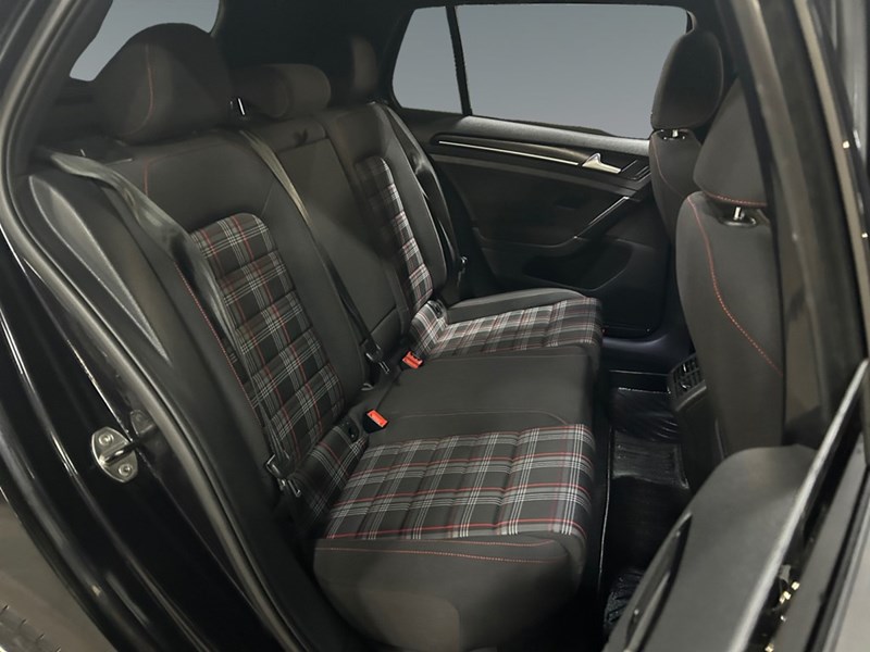 2017 Volkswagen Golf GTI Autobahn | 6-Speed | Ultra Low KM's