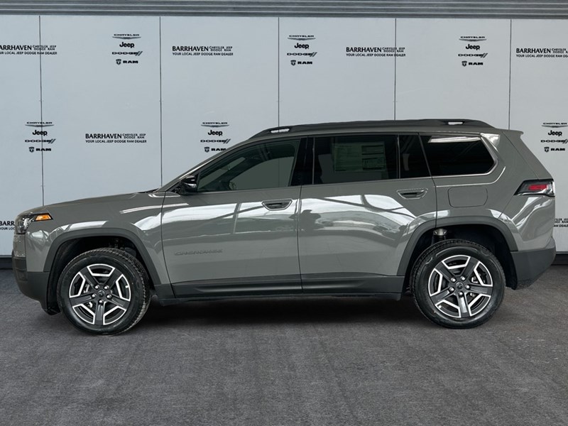 2026 Jeep Cherokee Laredo 4x4