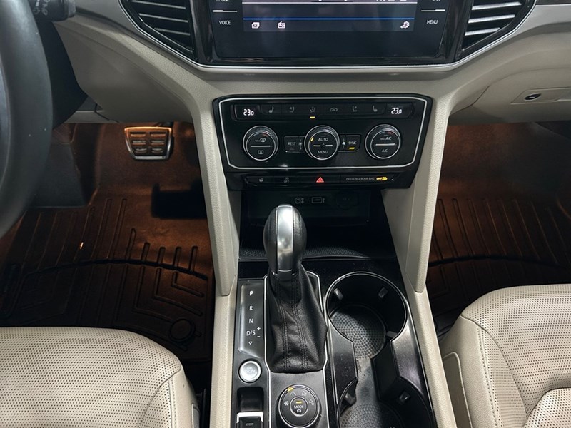 2019 Volkswagen Atlas Highline R-Line 3.6 FSI 4MOTION | Low KM's