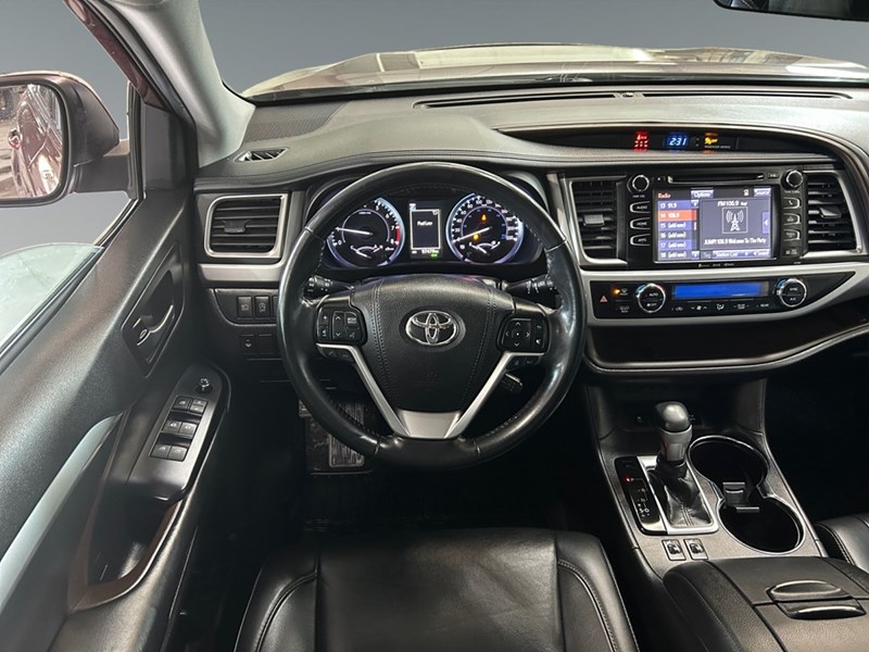 2019 Toyota Highlander AWD XLE | 8-PASS
