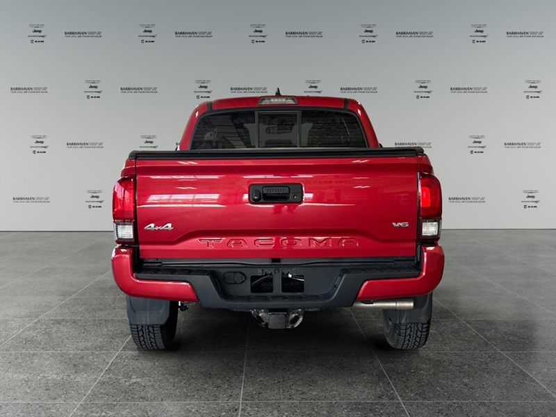 2020 Toyota Tacoma 4x4 Double Cab | Low KM's