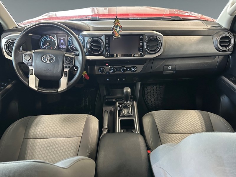 2020 Toyota Tacoma 4x4 Double Cab | Low KM's