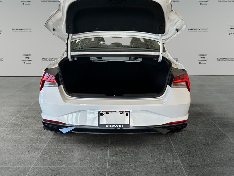 2021 Hyundai Elantra Ultimate IVT | Low KM's