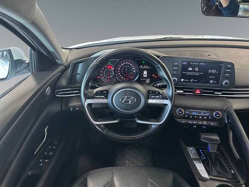 2021 Hyundai Elantra Ultimate IVT | Low KM's